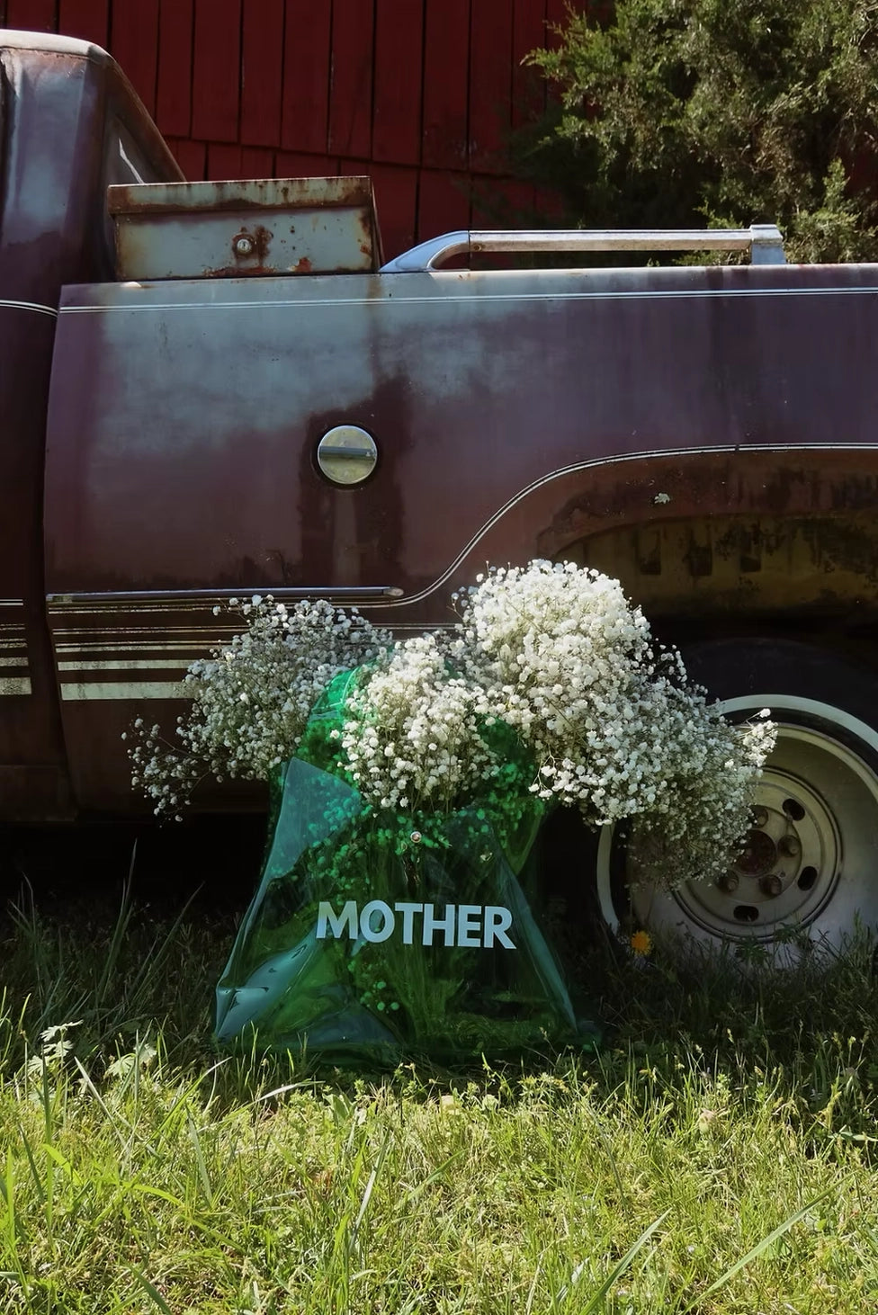 Happy Little Mother jelly beach bag with snap closure